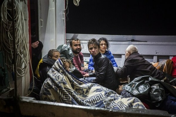 Εδώ πεθαίνει η Ευρώπη: Συγκλονιστικές μαρτυρίες εθελοντών από τη Λέσβο