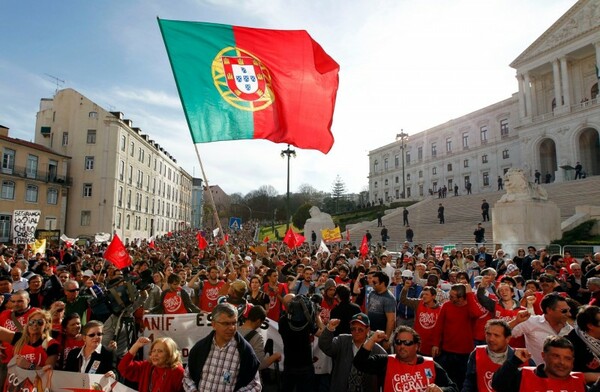 H Πορτογαλία αυξάνει τον κατώτατο μισθό από 1η Ιανουαρίου