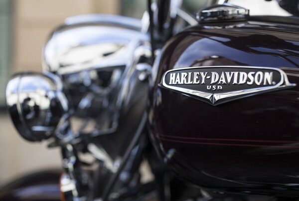 Η Harley-Davidson θα μεταφέρει μέρος της παραγωγής εκτός ΗΠΑ και ο Τραμπ απαντά με νέες απειλές