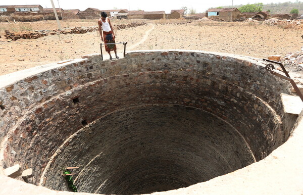 Η Ινδία αντιμετωπίζει τη χειρότερη λειψυδρία στην ιστορία της