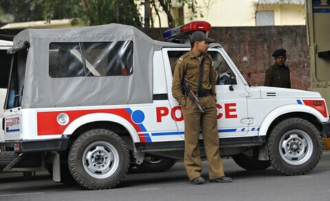Βίασαν και λιθοβόλισαν 4χρονη στο Νέο Δελχί