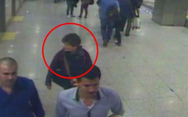 Τουρκία: Έρευνα για το θάνατο της βρετανίδας δημοσιογράφου που βρέθηκε κρεμασμένη σε τουαλέτες αεροδρομίου