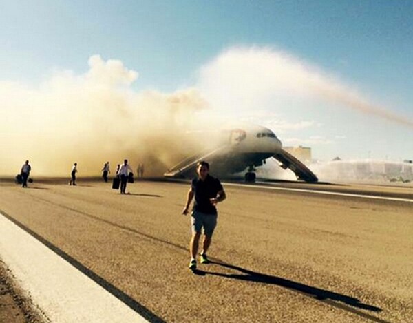 Αεροπλάνο της Βritish Airways έπιασε φωτιά στο αεροδρόμιο του Λας Βέγκας