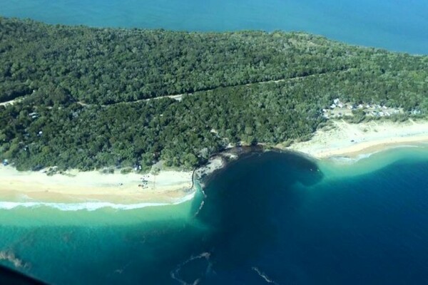 Καταβόθρα στην Αυστραλία εξαφάνισε ένα τεράστιο μέρος της παραλίας