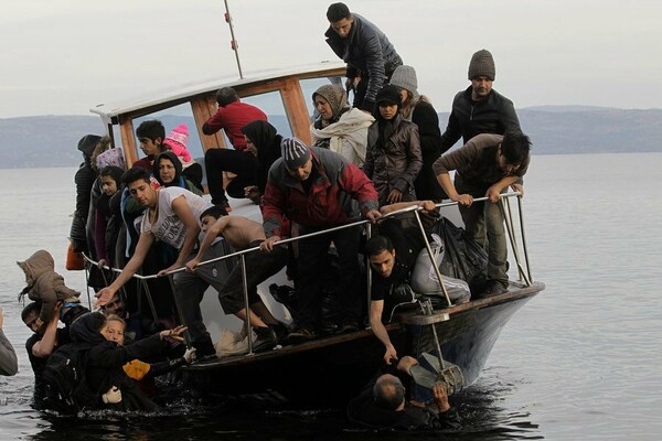 Το όριο του 1 εκατομμυρίου αφίξεων προσφύγων και μεταναστών στην Ελλάδα αναμένεται να ξεπεραστεί μέσα στους επόμενους δύο μήνες