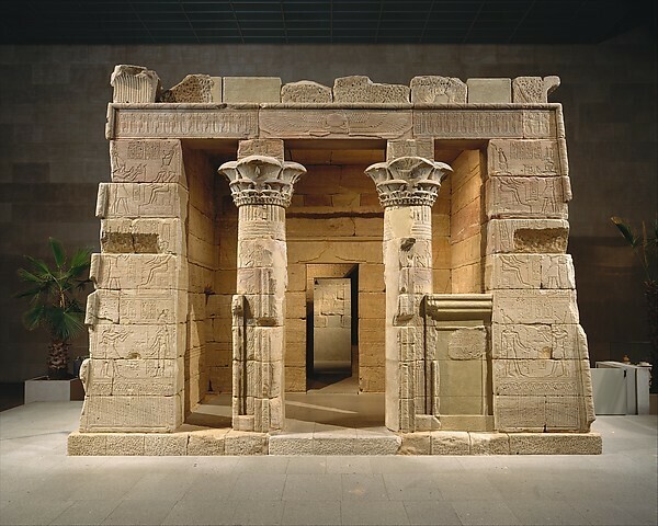 Ειδικός φωτισμός «χρωματίζει» τοιχογραφίες και ανάγλυφα του αιγυπτιακού Ναού της Ντεντούρ
