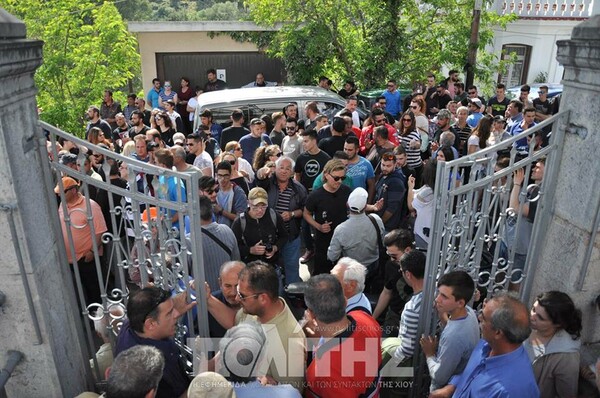 Οργή στη Χίο για την ακύρωση του Ρουκετοπόλεμου - Διαμαρτύρονται κάτοικοι και τουρίστες