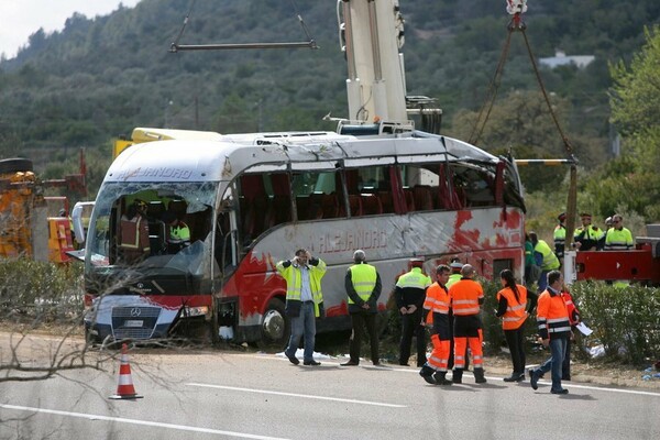Που αποδίδει η Αστυνομία το δυστύχημα με το τουριστικό λεωφορείο στην Ισπανία