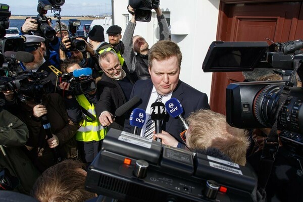 Οι Ισλανδοί διαδήλωσαν για 5η φορά αλλά η Βουλή απέρριψε την πρόταση δυσπιστίας για τη νέα κυβέρνηση