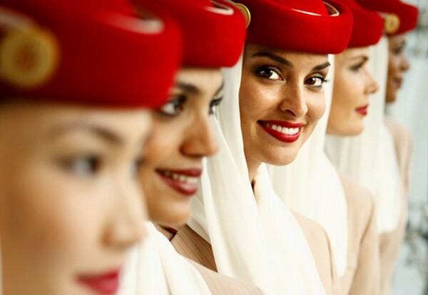 Η Emirates έρχεται και ψάχνει αεροσυνοδούς