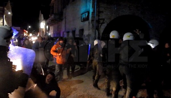 Η ΕΛ.ΑΣ. διέταξε έρευνα για το περιστατικό βίας με τα ΜΑΤ στη Χίο- Μηνύσεις θα κάνουν κάτοικοι που χτυπήθηκαν