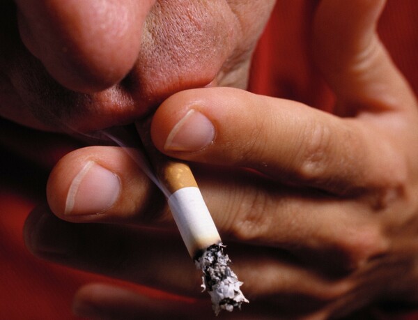 Καθηγητής του ΑΠΘ: Να δυο φυσικοί τρόποι για να κόψετε το κάπνισμα