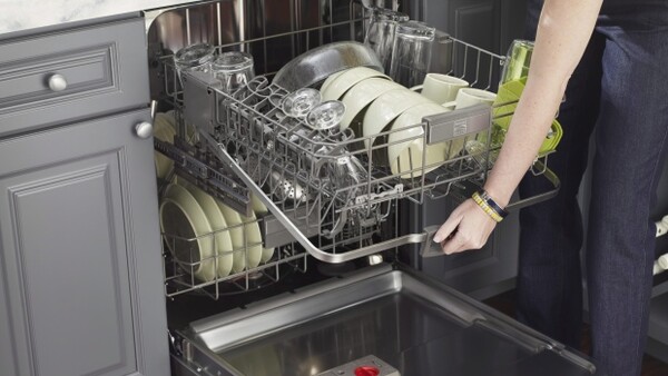 Έρευνα για τα πλυντήρια πιάτων αποκαλύπτει πως κρύβουν μικρόβια και βακτήρια