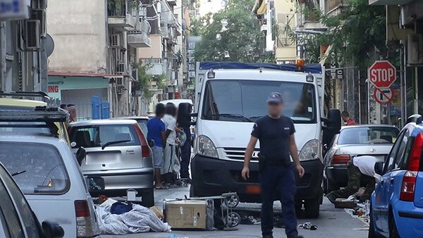 Εκατοντάδες προσαγωγές σε αστυνομική επιχείρηση στην Αθήνα