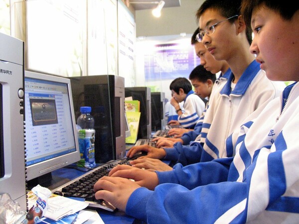 Οι νέοι Κινέζοι πέφτουν θύματα ηλεκτρονικής απάτης πιο συχνά από τους ηλικιωμένους
