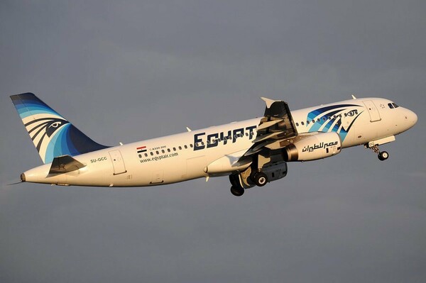 Έρευνα για "ανθρωποκτονία εξ αμελείας" για τη συντριβή του Airbus της EgyptAir
