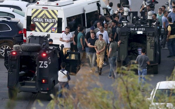 Τουρκία: Συνελήφθησαν ο πρώην αρχηγός της Πολεμικής Αεροπορίας και ο διοικητής Εκπαίδευσης Χερσαίων Δυνάμεων
