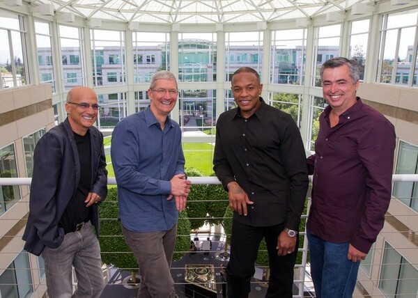 H Apple επιβεβαίωσε την εξαγορά της Beats