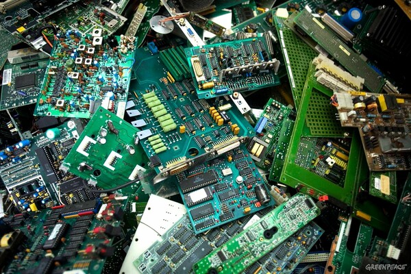 Ελλιπής η ανακύκλωση ηλεκτρονικών αποβλήτων στην Ε.Ε.