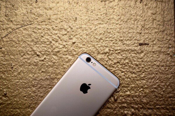 Επιστήμονας κατάφερε να "σπάσει" το σύστημα ασφαλείας ενός iPhone 5C