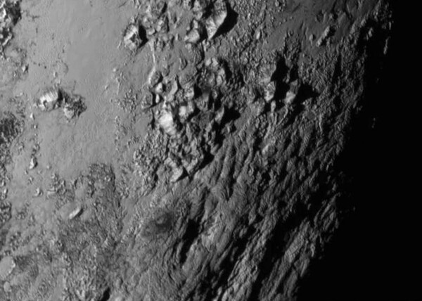 Το διαστημικό σκάφος New Horizons προσέγγισε τον πλανήτη Πλούτωνα