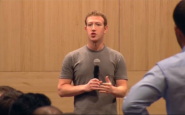 'To Facebook δεν θα κυκλοφορήσει δικό του αυτοκίνητο'