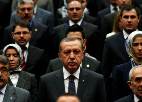 Οι τουρκικές αρχές απέλυσαν πάνω από 2.800 δικαστές και εισαγγελείς