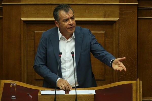 Στ. Θεοδωράκης: «Η κυβέρνηση με νέα ψέματα προσπαθεί να καλύψει τα παλιά της ψέματα»