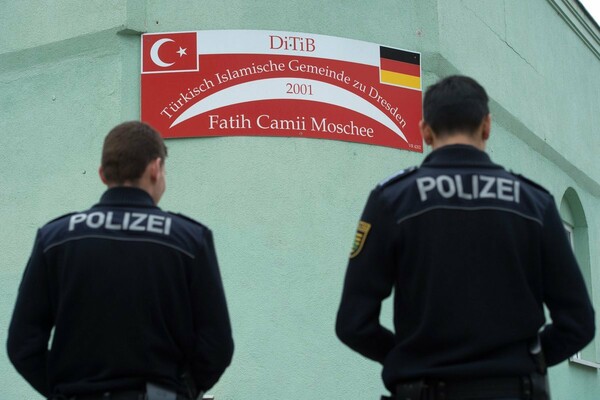 Γερμανία: Εκρήξεις από αυτοσχέδιες βόμβες σε τζαμί και συνεδριακό κέντρο στη Δρέσδη