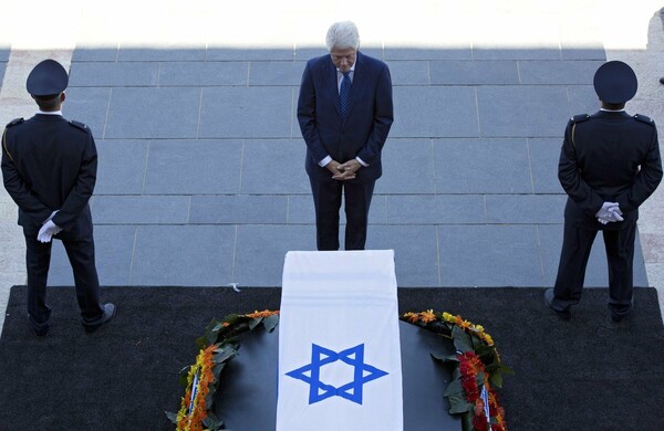 Ισραήλ: Λαϊκό προσκύνημα για τον Σιμόν Πέρες- Δεκάδες ηγέτες, αυξημένα μέτρα ασφαλείας και κοσμοσυρροή στο τελευταίο αντίο