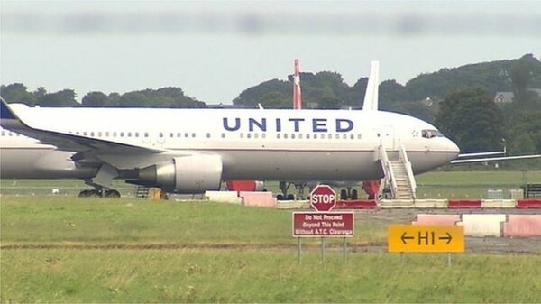 16 επιβάτες σε πτήση της United Airlines τραυματίστηκαν έπειτα από επείγουσα προσγείωση