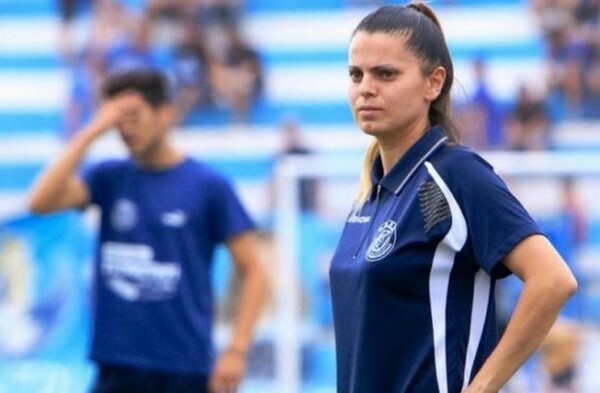 Η Ανθούλα Σαββίδου είναι η πρώτη γυναίκα προπονητής σε αντρική επαγγελματική ομάδα