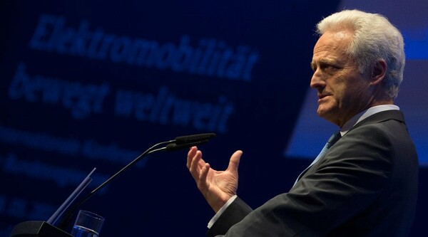 Γερμανός βουλευτής απειλεί με νέα ψηφοφορία στη βουλή αν δεν συμμετάσχει το ΔΝΤ στο πακέτο για την Ελλάδα