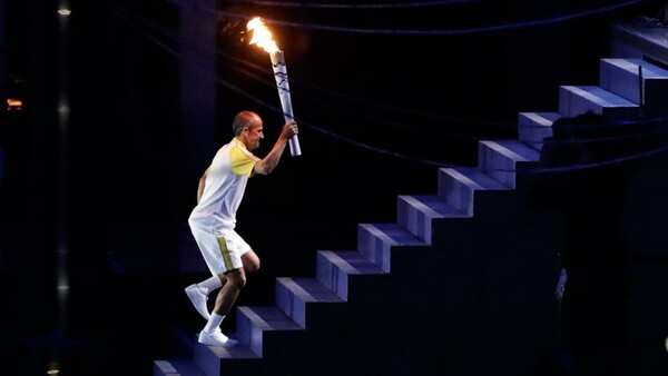Έσβησε η ολυμπιακή φλόγα στο Μαρακανά