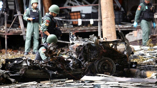 Ένας νεκρός και 30 τραυματίες από δύο εκρήξεις στα νότια της Ταϊλάνδης