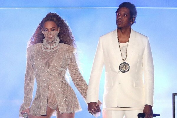 Beyonce και Jay Z δημοσιοποιούν πολύ προσωπικές στιγμές - ακόμη και γυμνές