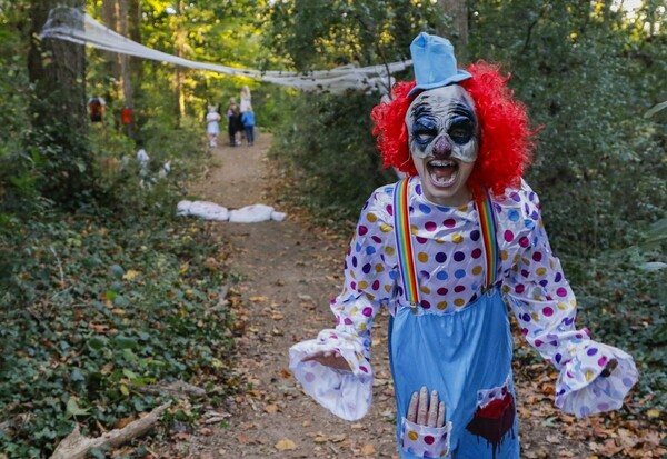 Σχολεία και τοπικές αρχές στις ΗΠΑ απαγορεύουν τους κλόουν στο Halloween