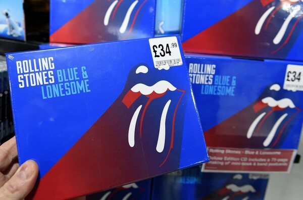 Μετά από 20 χρόνια, οι Rolling Stones ξανά στην κορυφή των βρετανικών charts με το άλμπουμ «Blues & Lonesome»