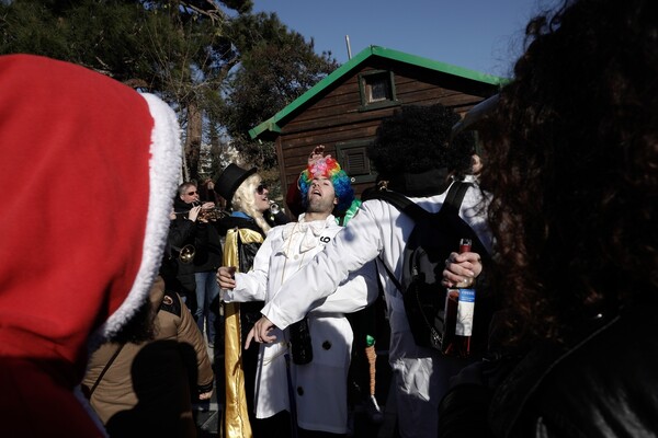 Τα καρναβαλικά Ραγκουτσάρια ξεσήκωσαν σήμερα τη Θεσσαλονίκη