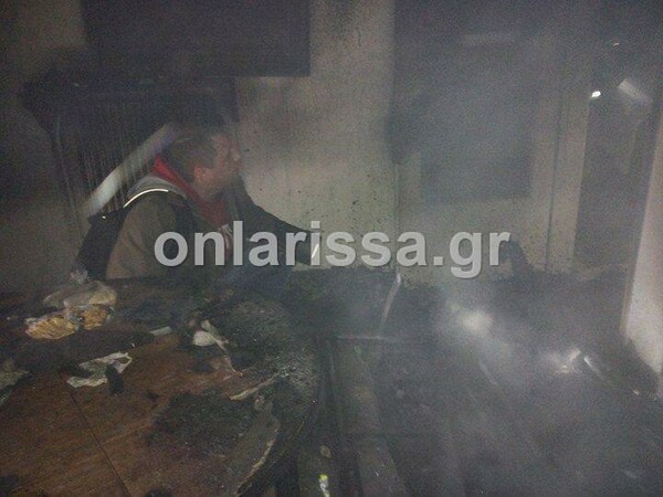 Χωρίς ρεύμα το διαμέρισμα που κάηκε στη Λάρισα - Στην εντατική ο 4χρονος