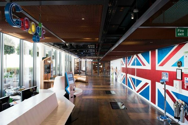 Η Google επενδύει στη Μ. Βρετανία, παρά το Brexit: Νέα γραφεία στο Λονδίνο και 3.000 θέσεις εργασίας