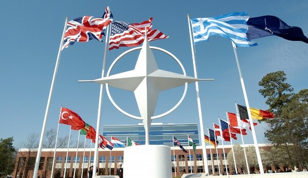 Το ΝΑΤΟ πιέζει τα μέλη του για μεγαλύτερη ανάπτυξη στρατιωτικών δυνάμεων στα σύνορα με τη Ρωσία