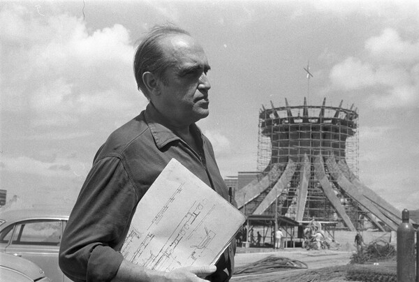 Μικρό αφιέρωμα στον μέγιστο βραζιλιάνο αρχιτέκτονα Όσκαρ Νιμέγιερ (1907-2012)