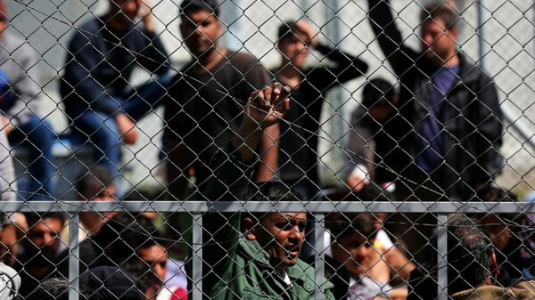 Συλλήψεις Σύρων προσφύγων για τα επεισόδια σε Χίο και Σάμο