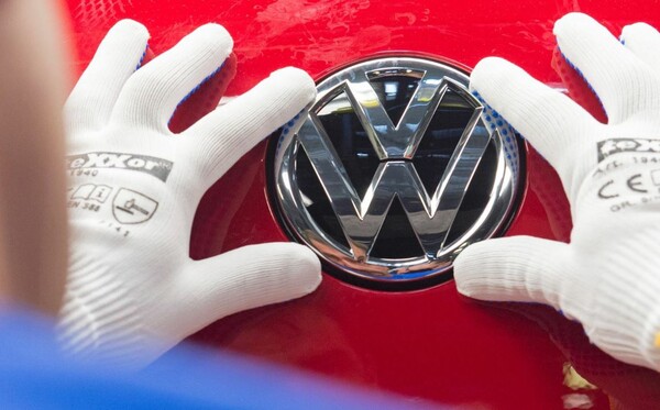 Συγκάλυψε το Βερολίνο την έκθεση για τη VW; - Σε δύσκολη θέση η γερμανική κυβέρνηση