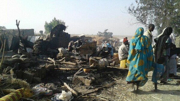 Εκατόμβη νεκρών από λάθος βομβαρδισμό σε καταυλισμό εκτοπισμένων στη Νιγηρία