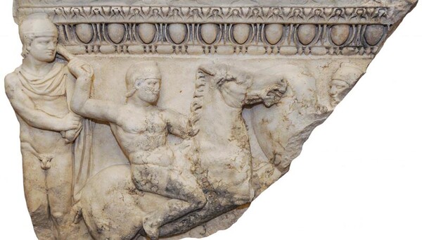 Επαναπατρίζεται και θα εκτεθεί στο Εθνικό Αρχαιολογικό Μουσείο τμήμα σαρκοφάγου ρωμαϊκών χρόνων