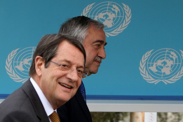 Κυπριακό: Αναστασιάδης και Ακιντζί ενημερώθηκαν για τη συνάντηση των τεχνοκρατών στο Μον Πελερέν