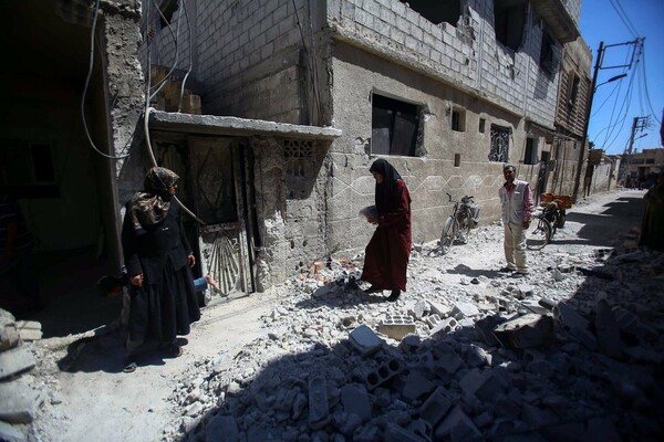 Συρία: Δεκάδες νεκροί από μεγάλη επίθεση του Ισλαμικού Κράτους στη Ντέιρ αλ-Ζορ