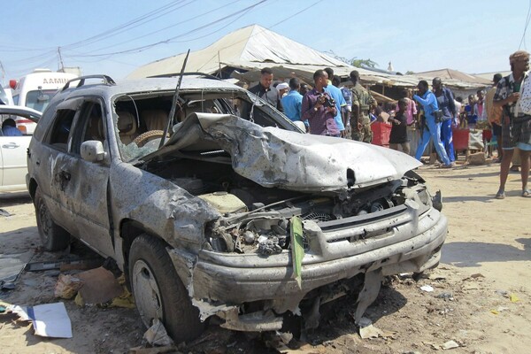 Σομαλία: Επίθεση αυτοκτονίας σε αγορά της Μογκαντίσου- Δεκάδες νεκροί και τραυματίες